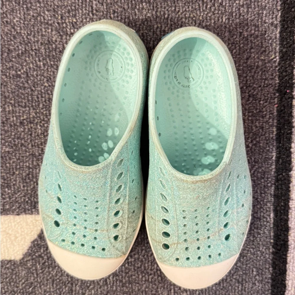 Native Shoes Kids Water Shoes in Aqua and White - Picture 5 of 5